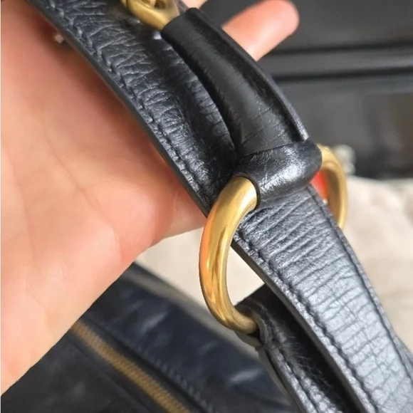 Gucci Elegant Black Leather Hobo Handbag - Picture 10 of 15